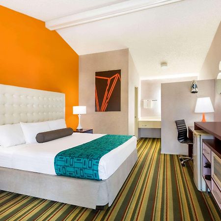 Howard Johnson By Wyndham Phoenix Airport/Downtown Area Bagian luar foto