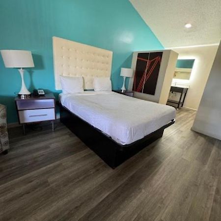 Howard Johnson By Wyndham Phoenix Airport/Downtown Area Bagian luar foto