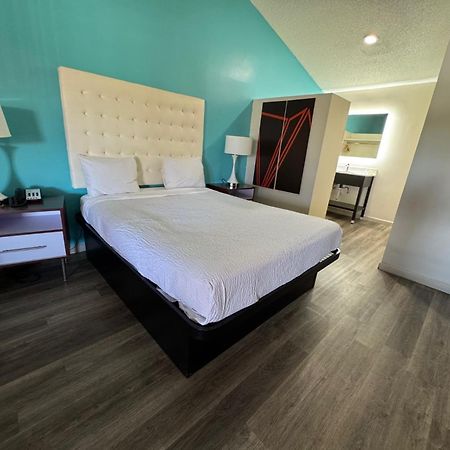Howard Johnson By Wyndham Phoenix Airport/Downtown Area Bagian luar foto