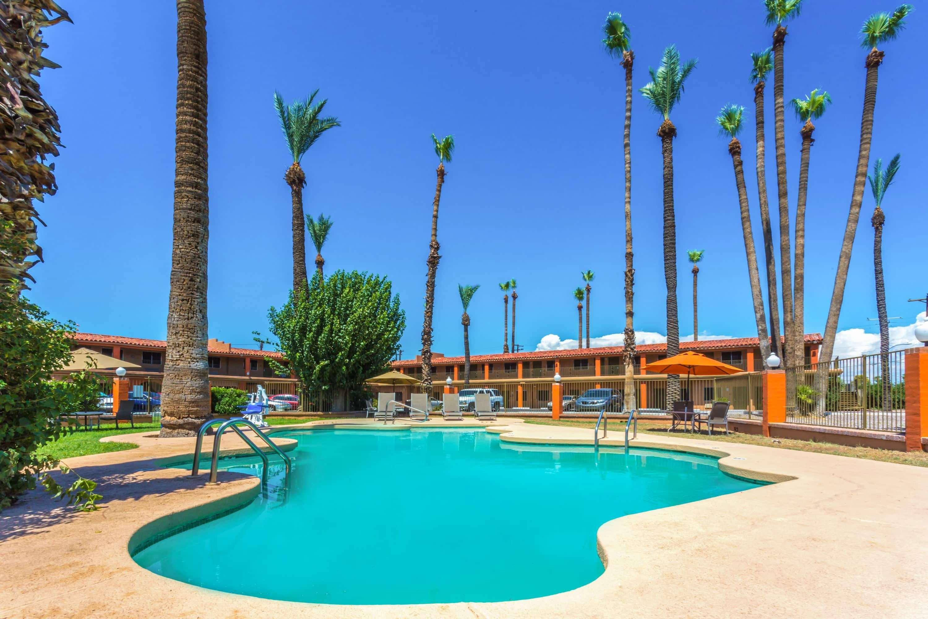 Howard Johnson By Wyndham Phoenix Airport/Downtown Area Bagian luar foto