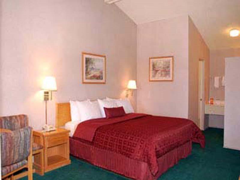 Howard Johnson By Wyndham Phoenix Airport/Downtown Area Bagian luar foto