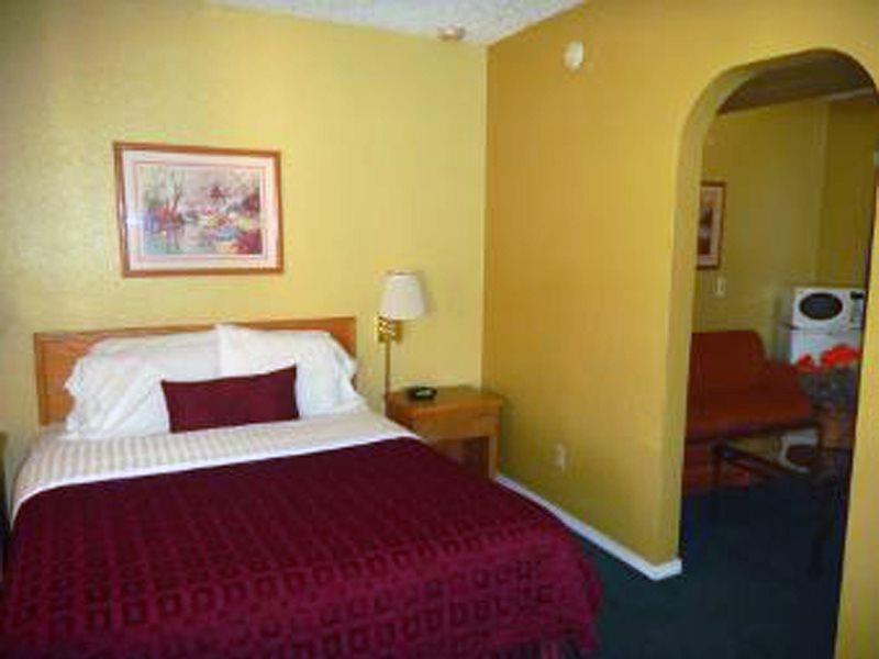 Howard Johnson By Wyndham Phoenix Airport/Downtown Area Bagian luar foto