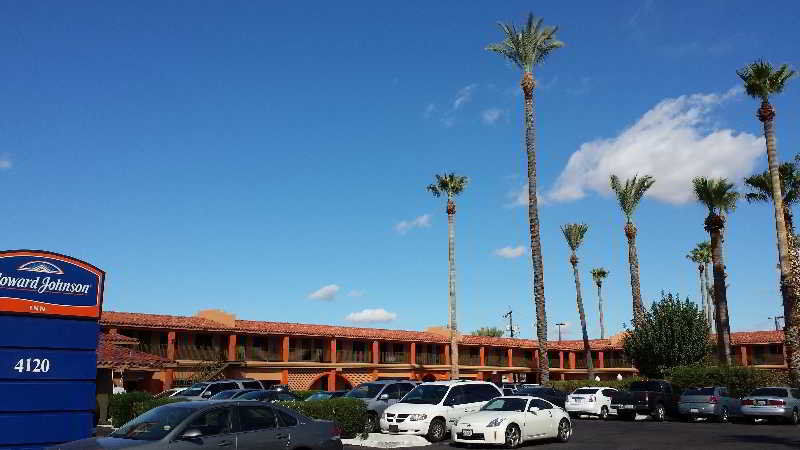 Howard Johnson By Wyndham Phoenix Airport/Downtown Area Bagian luar foto