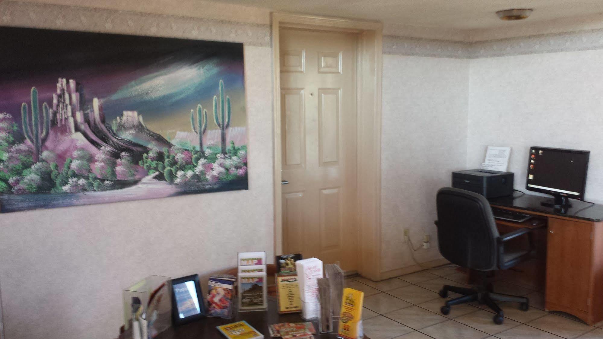 Howard Johnson By Wyndham Phoenix Airport/Downtown Area Bagian luar foto