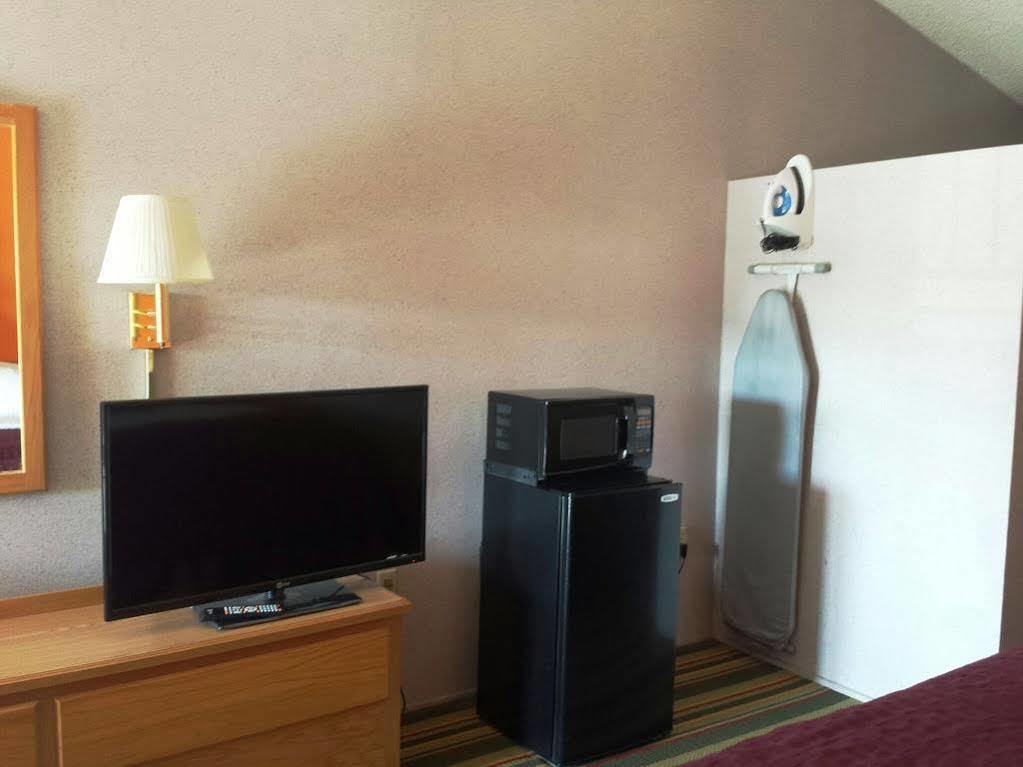 Howard Johnson By Wyndham Phoenix Airport/Downtown Area Bagian luar foto